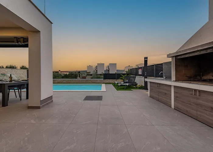 Blue Sky 1 Zadarvillas 빌라 투라니