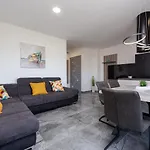 Blue Sky 1 Zadarvillas * 图兰杰